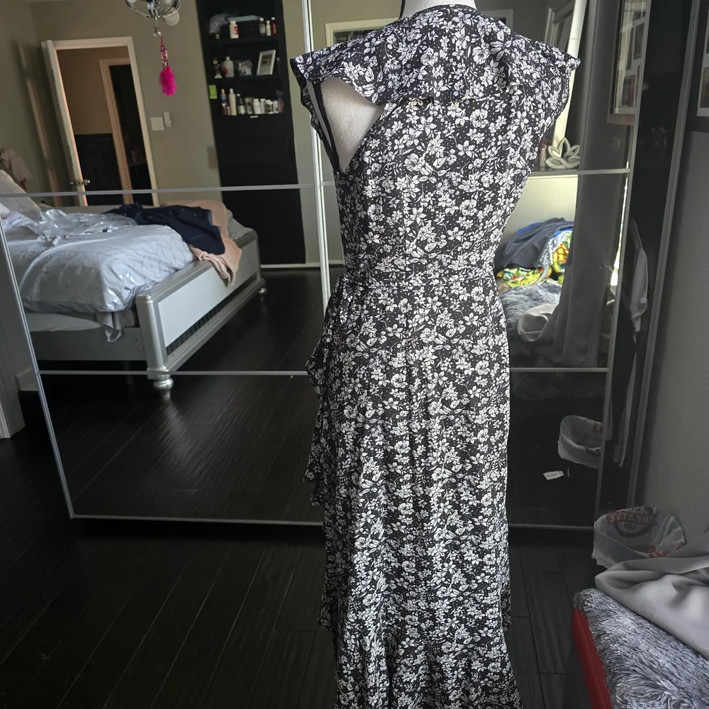 Max Studio Black and White Asymmetrical Dress - Picture 3 of 5